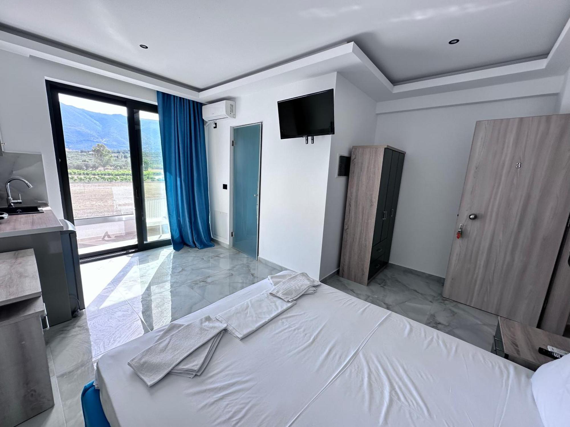 Central Studios Apartments Alykanas  Dış mekan fotoğraf