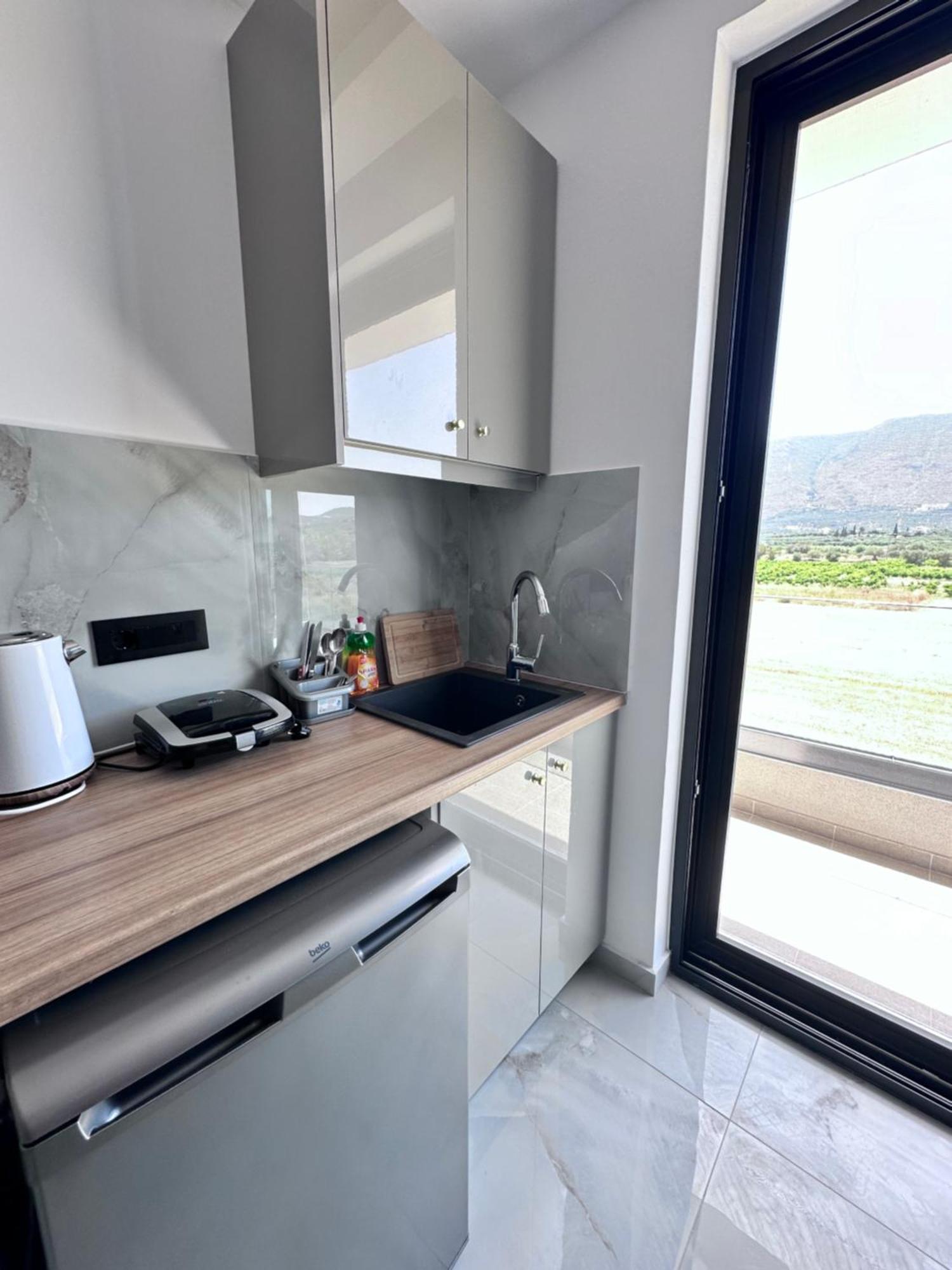 Central Studios Apartments Alykanas  Dış mekan fotoğraf